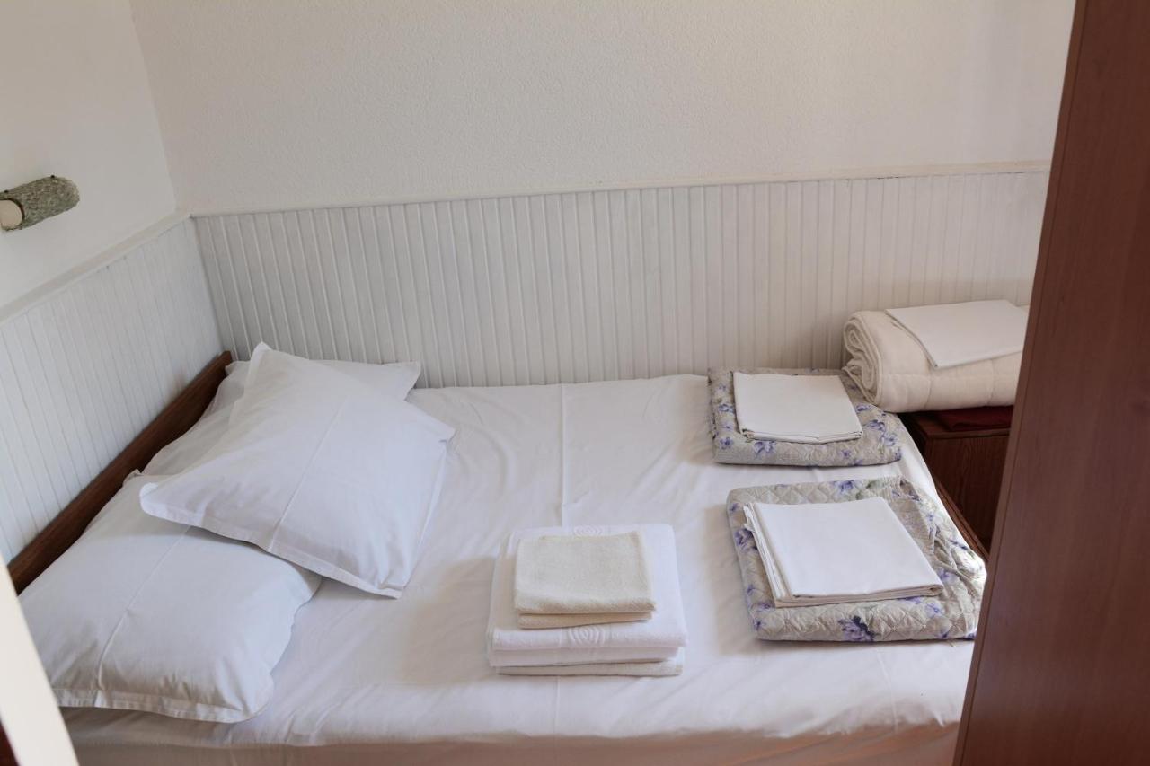 Holiday House Punta Blue & Orange 5M From The Sea, Island Cres Punta Kriza Exterior photo